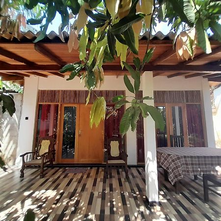 Dinuri Villa Tangalle Exterior photo